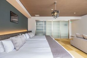 Memory foam beds, minibar, individually decorated - JAPAVISTA Xenith Premium (Osaka)