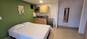 1 bedroom - Estudio en Laureles Desayuno/cowork Incluído (Medellín)
