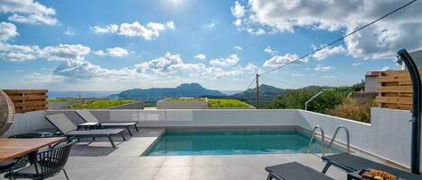 3 bedrooms, Internet