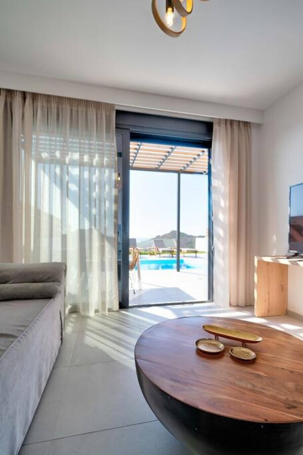 2 bedrooms, Internet - Villa Iris in Mariou (Agios Vasileios)