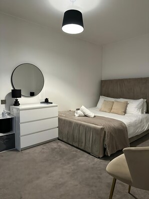 Apartment | 1 bedroom, iron/ironing board, free WiFi, bed sheets - Birmingham/solihull 1-bed Apt, Sleeps 3 w/ Parking (Birmingham)