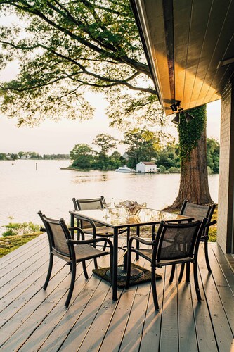 Irvington Waterfront: Pool, Dock & Sunset Views