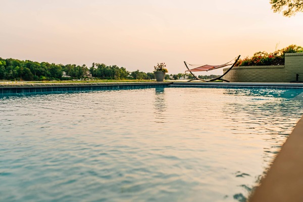 Escape to Topside, a haven of tranquility! Our home offers the perfect blend of luxury and leisure. Dive in and unwind!