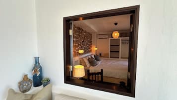 獨特裝潢、布置獨特、書桌、筆電工作空間