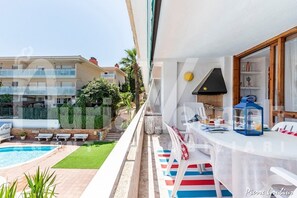 Outdoor dining - Estupendo apartamento con barbacoa y piscina  (Salou)