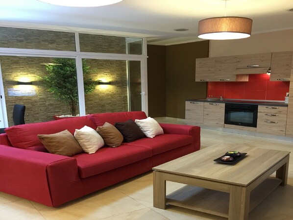 TV - Studio Apartment 26 in St. Julian's (Saint Julian's)