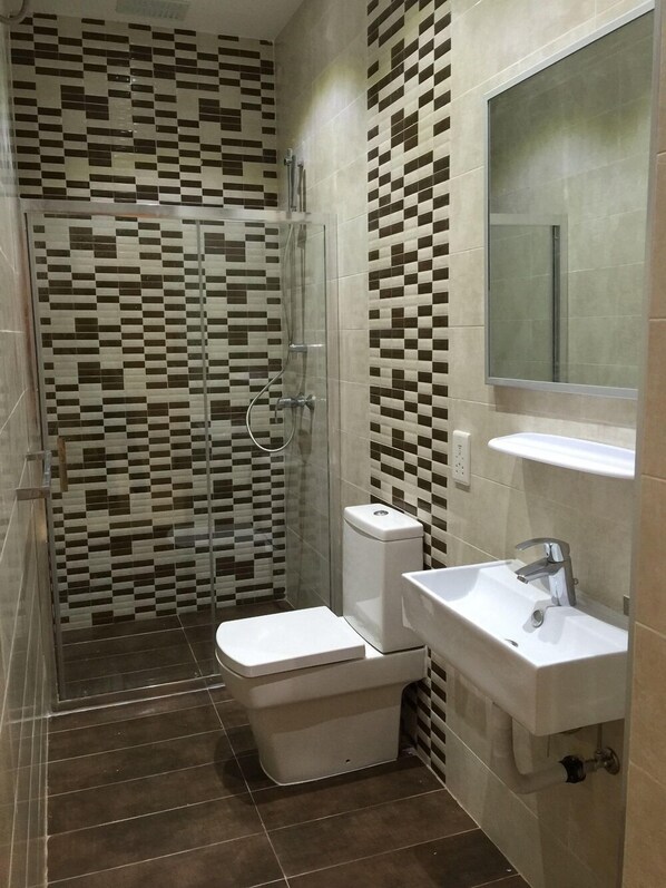 Douche, sèche-cheveux