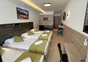 2 室のベッドルーム、アイロン / アイロン台、WiFi、ベッドシーツ