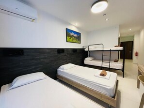 1 chambre, fer et planche à repasser, Wi-Fi, literie fournie