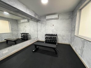 Fitness facility - Red 5: Studio Apartment in St. Julian's (Swieqi)