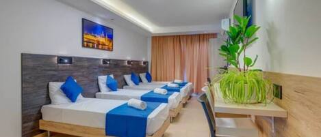 1 slaapkamer, een strijkplank/strijkijzer, wifi, beddengoed