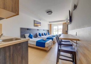 1 chambre, fer et planche à repasser, Wi-Fi, draps fournis