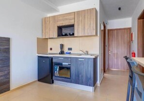 Fridge, microwave, stovetop, toaster