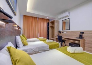 2 habitaciones, tabla de planchar con plancha, wifi y ropa de cama 