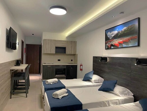 2 多间卧室、熨斗/熨衣板、WiFi、床单