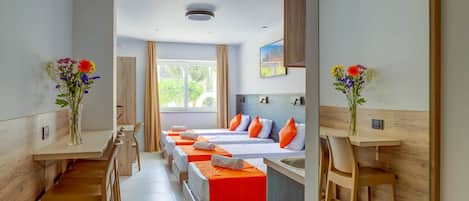 1 habitación, tabla de planchar con plancha, wifi y ropa de cama