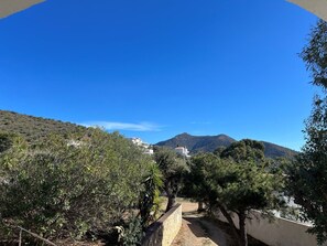 Property grounds - Rustic holiday home - sea view, 3 bedrooms, air conditioning, W-lan (El Mas Fumats)