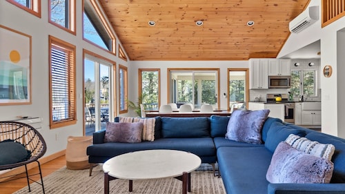 Lakeside 3-BR Berkshires Residence