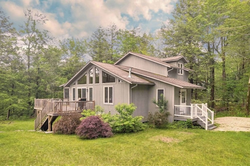 Lakeside 3-BR Berkshires Residence