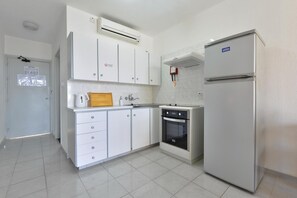 Apartment, Smoking | 4 bedrooms