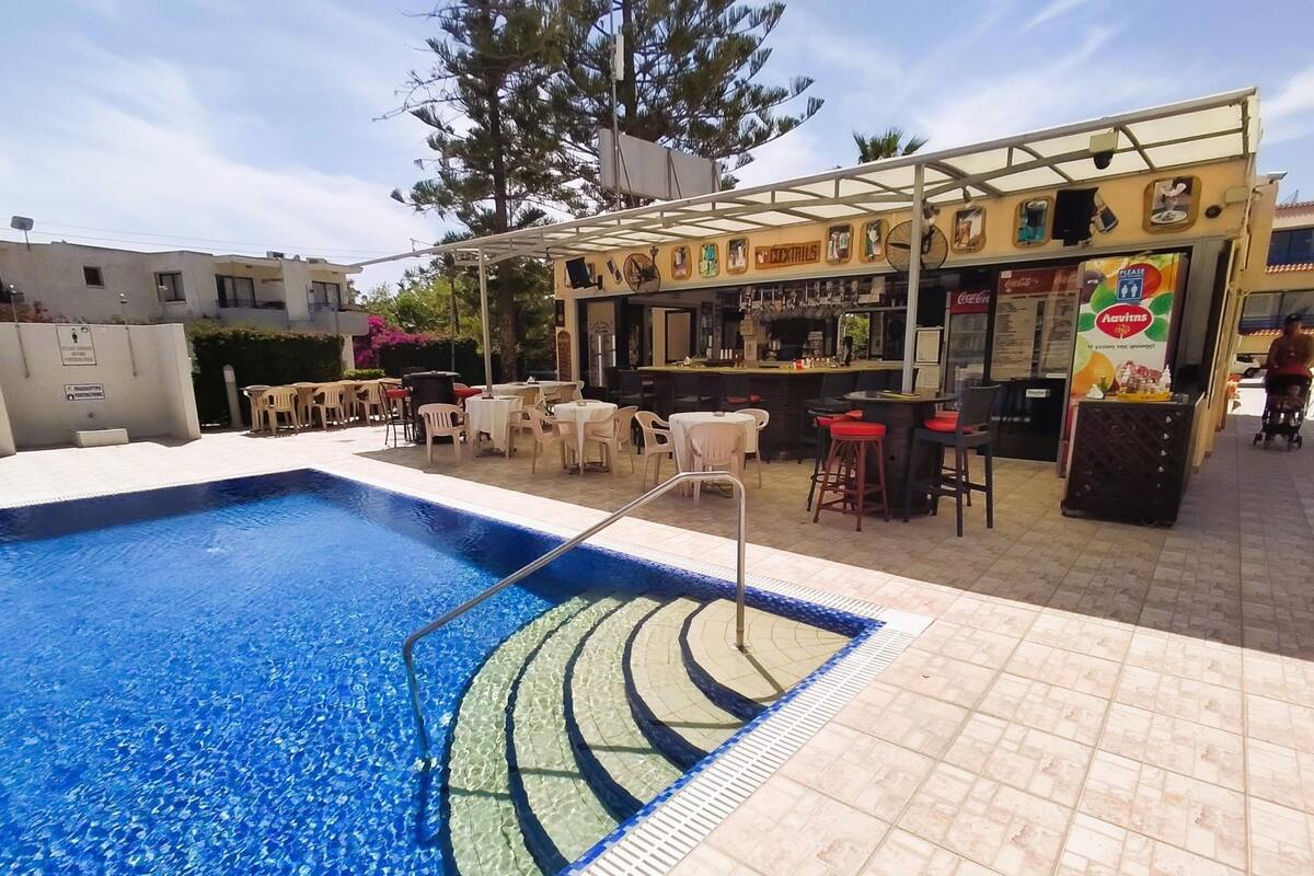 Apartment, Smoking | 4 bedrooms