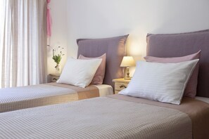 6 bedrooms, soundproofing - Amapola Villas - Private Villas Phos & Agapi (Lefkada)