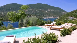 6 عدّة غرف نوم وتجهيزات عازلة للصوت