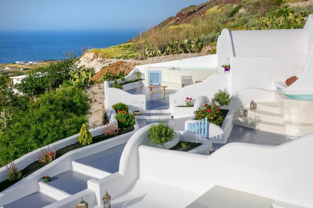 6 bedrooms