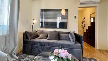 Phòng 2 giường đơn Junior | Bộ đồ giường kháng dị ứng, két bảo mật tại phòng, trang trí khác biệt