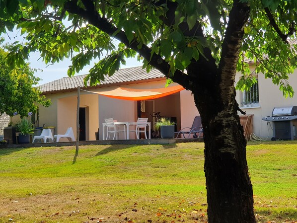 Outdoor dining - Maison Bord de mer (Soubise)