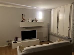 Télévision à écran plat