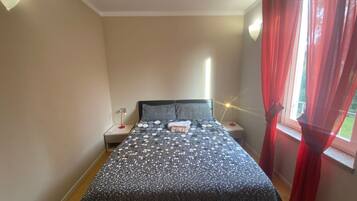 1 bedroom, free WiFi, bed sheets