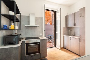 Fridge, microwave, oven, dishwasher
