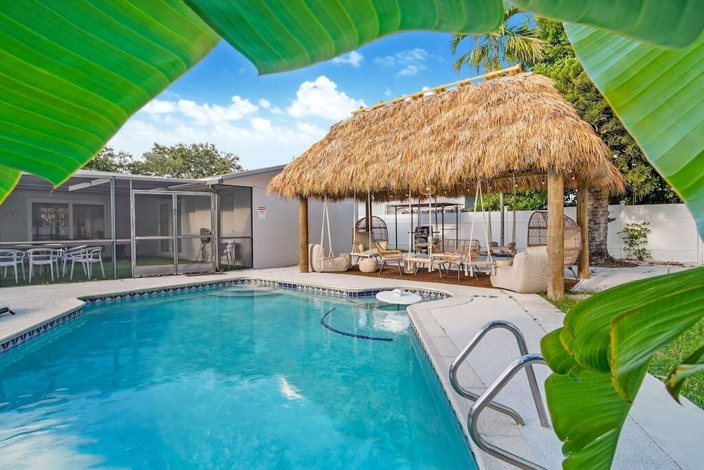 *New* ~Sunny Poolside Serenity~
