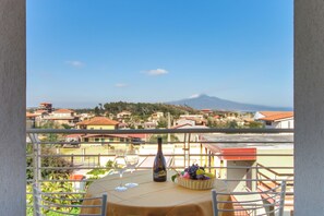 Outdoor dining - Casa Golf a 200m From The Sea (Augusta)