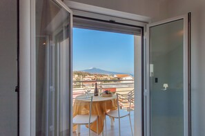 Outdoor dining - Casa Golf a 200m From The Sea (Augusta)