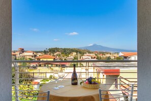 Familienapartment, 1 Schlafzimmer, Balkon, Meerseite (Casa Golf a 200m From The Sea) | Speisen im Freien
