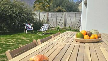 屋外ダイニングエリア