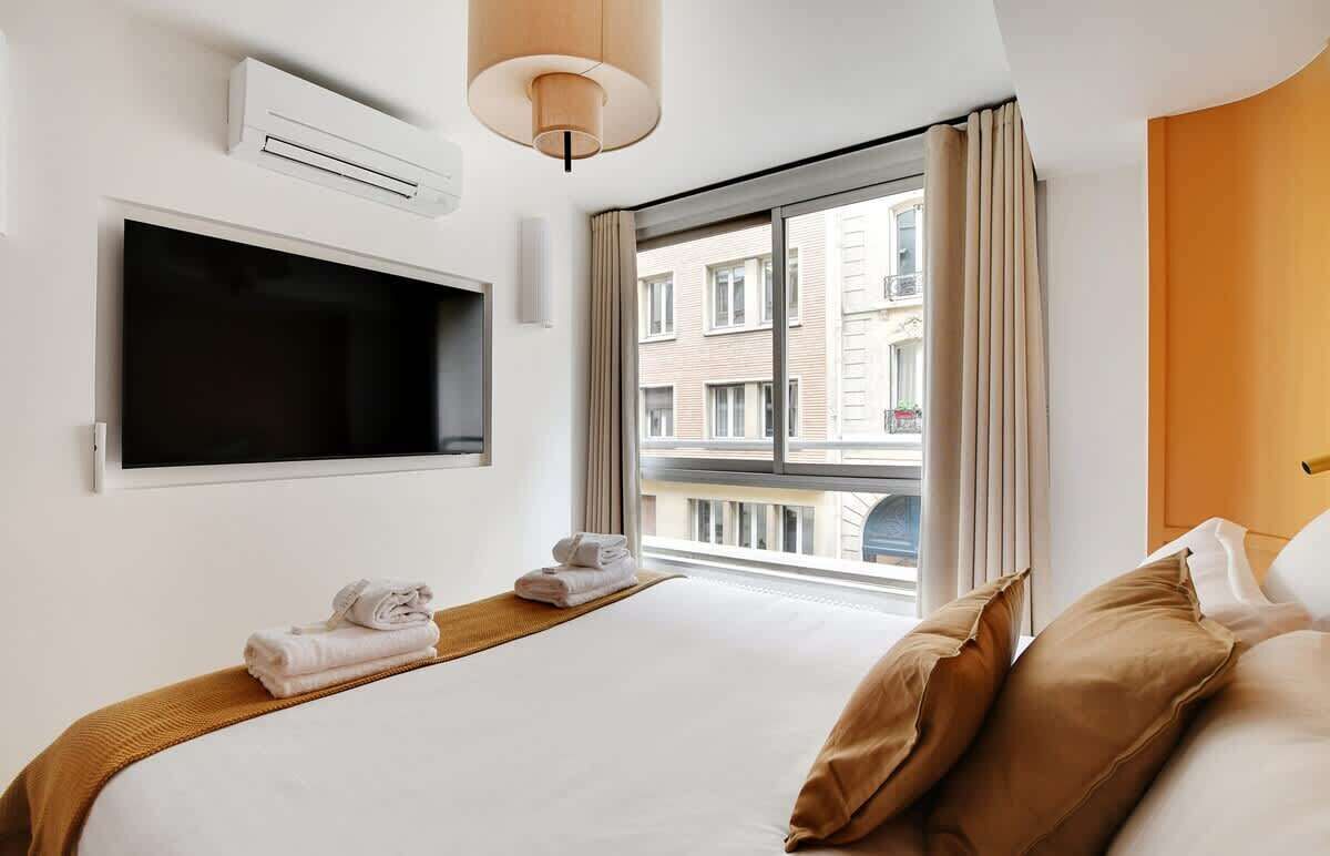 3 habitaciones, tabla de planchar con plancha, cuna de viaje y wifi 