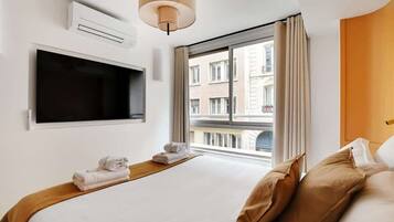 3 habitaciones, tabla de planchar con plancha, cuna de viaje y wifi