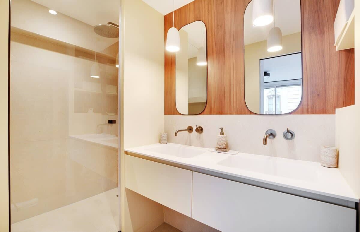 Shower, hair dryer