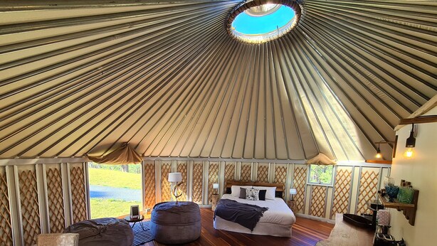 1 bedroom, iron/ironing board (on request), bed sheets - NOOSA ECO RETREAT (Pomona)
