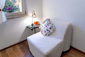 Cubrecamas, sistema de insonorización, wifi gratis y ropa de cama 