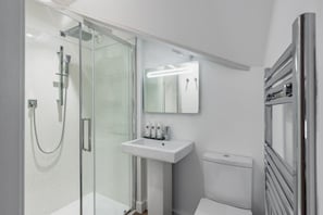 Hair dryer, towels - Pickle Pot Loft- 2 bedroom apartment in Hawkshead (Hawkshead)