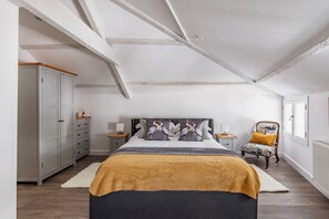 2 chambres, fer et planche à repasser, lit parapluie, Wi-Fi gratuit
