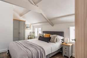 2 chambres, fer et planche à repasser, lit parapluie, Wi-Fi gratuit