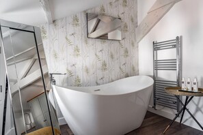 Hair dryer, towels - Pickle Pot Loft- 2 bedroom apartment in Hawkshead (Hawkshead)