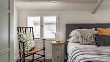 2 bedrooms, iron/ironing board, travel crib, free WiFi