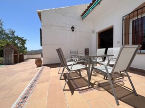 Outdoor dining - Cd-1383 Three Bedroom Villa With Pool (Viñuela)