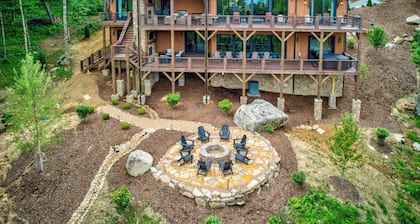 Firefly Springs at Eagles Nest - 2024 Luxury with 6 king suites, hot tub, views, pets